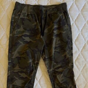 AE Camo Jogger Pants S small American Eagle *Next Level Flex * EUC